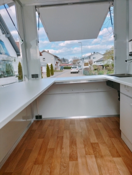 Preview: Verkaufsanhänger 750 kg , 2 Klappen, Starkstrom