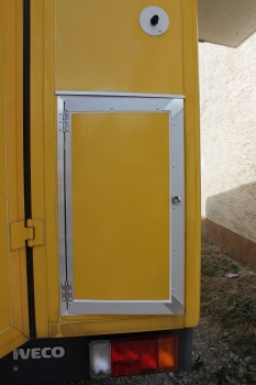 Einbau Serviceklappe