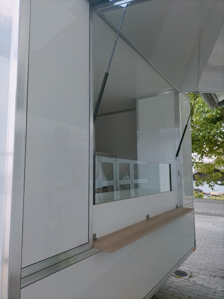 Verkaufsanhänger gebremst, abgelastet, mit Gas