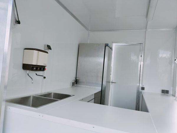 Verkaufsanhänger 750 kg , 2 Klappen, Starkstrom